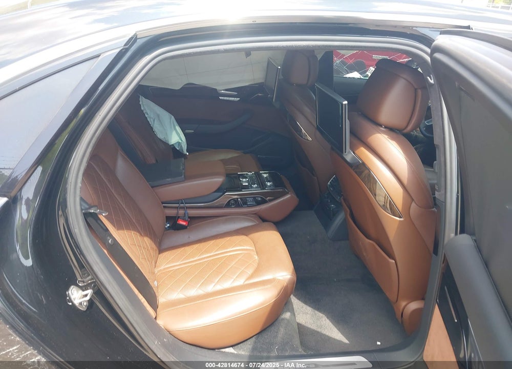 2016 AUDI A8 VIN: WAU43AFD7GN010608