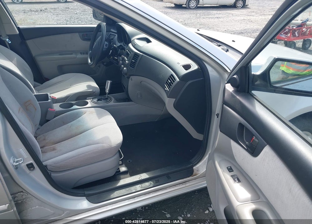 2009 KIA OPTIMA VIN: KNAGE228395357992