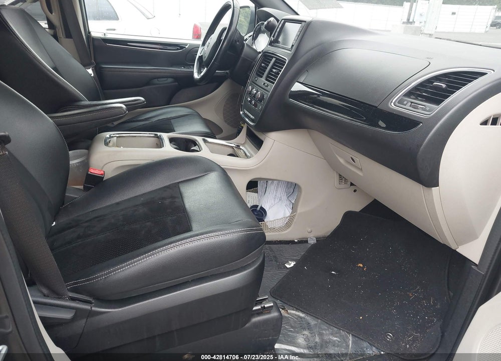2018 DODGE GRAND CARAVAN VIN: 2C4RDGCG7JR218246