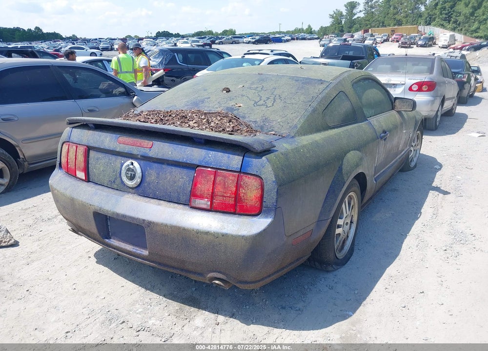 2005 FORD MUSTANG VIN: 1ZVHT82HX55142343