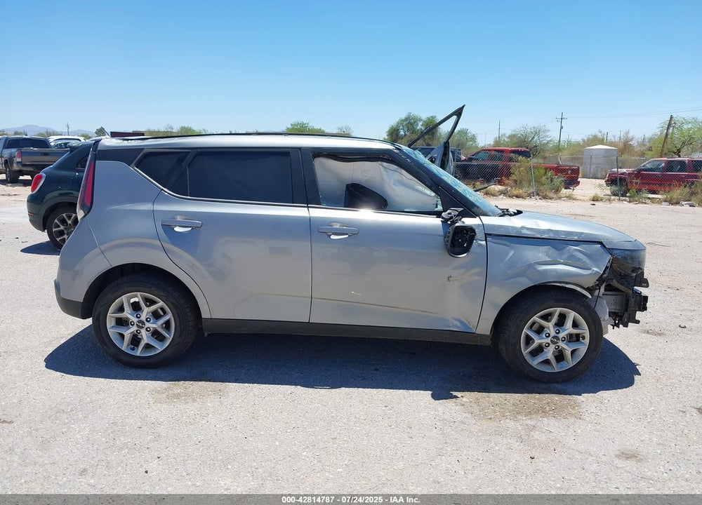2023 KIA SOUL VIN: KNDJ23AUXP7889490
