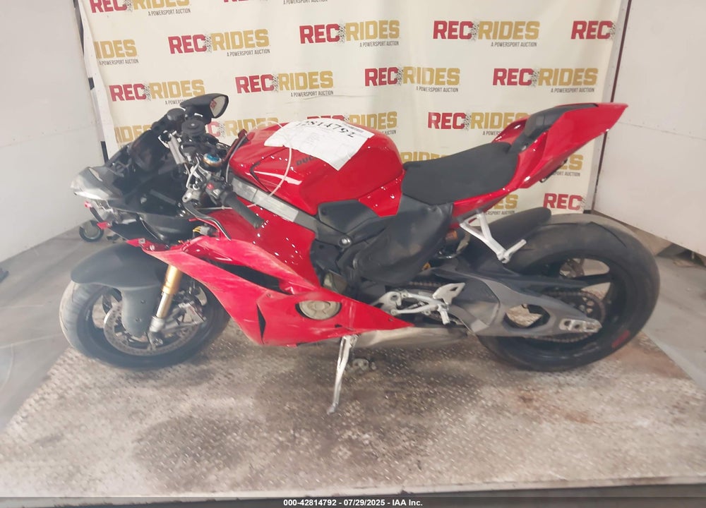 2025 DUCATI PANIGALE V4/V4S VIN: ZDMDAG6W0SB003544