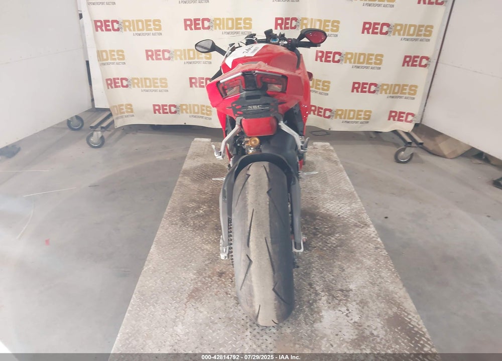 2025 DUCATI PANIGALE V4/V4S VIN: ZDMDAG6W0SB003544