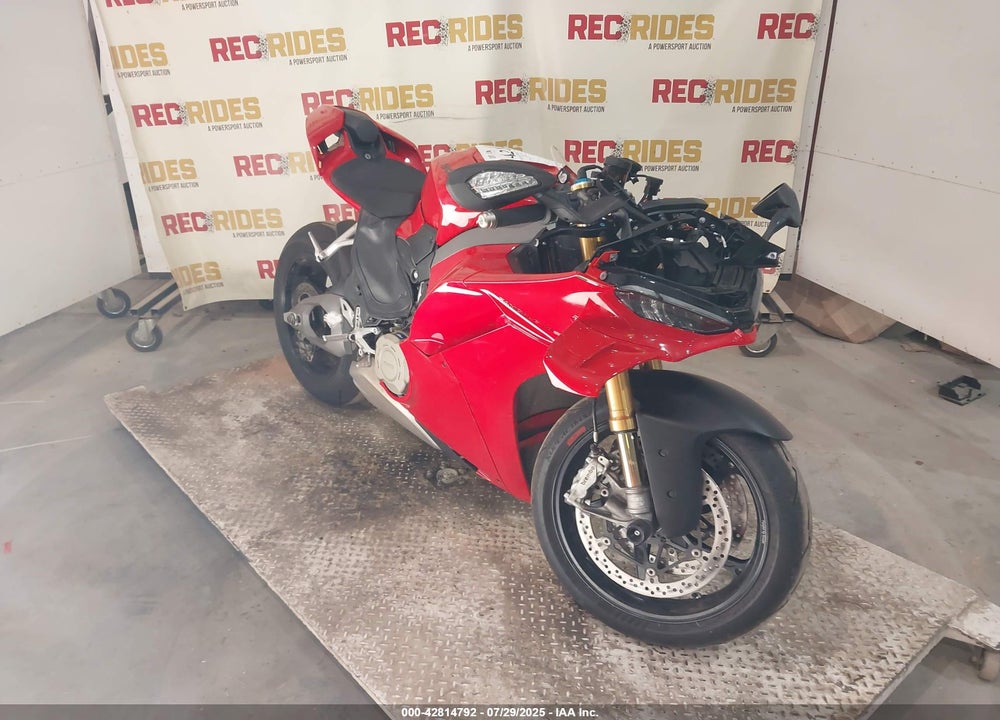2025 DUCATI PANIGALE V4/V4S VIN: ZDMDAG6W0SB003544