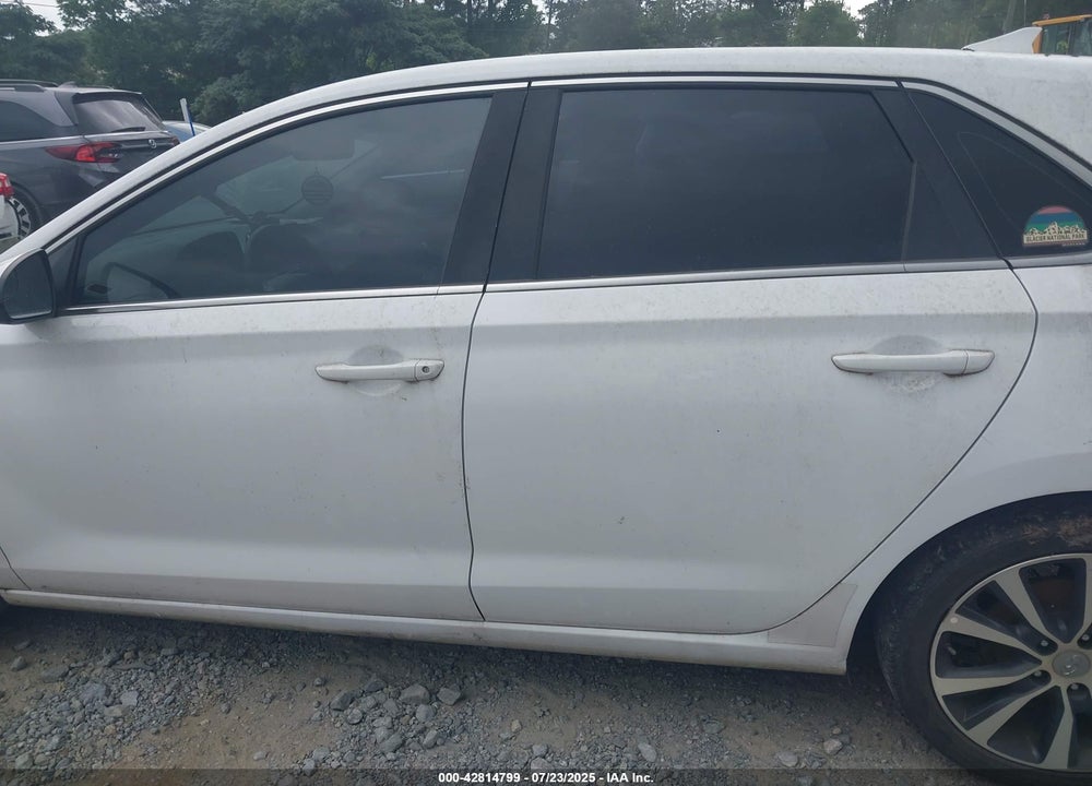 2018 HYUNDAI ELANTRA GT VIN: KMHH35LE4JU063932