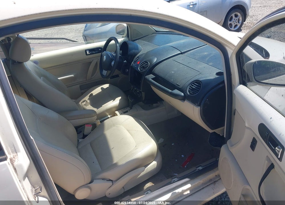 2008 VOLKSWAGEN BEETLE VIN: 3VWPW31C58M508820