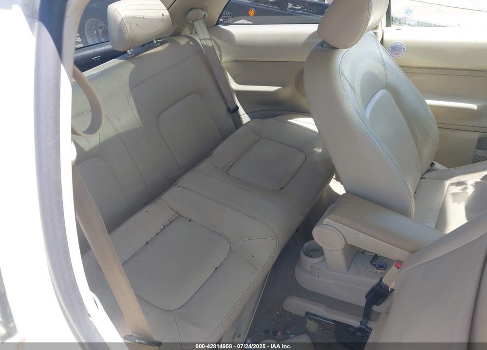 2008 VOLKSWAGEN BEETLE VIN: 3VWPW31C58M508820