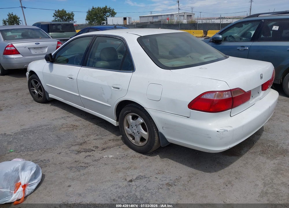 1999 HONDA ACCORD EX VIN: 1HGCG5652XA009801