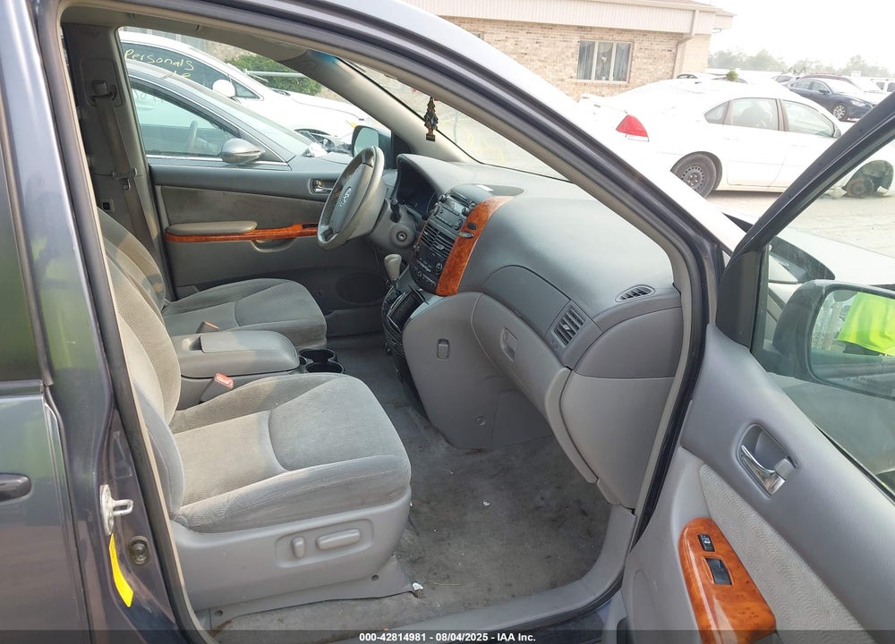2006 TOYOTA SIENNA XLE VIN: 5TDZA22C66S532866