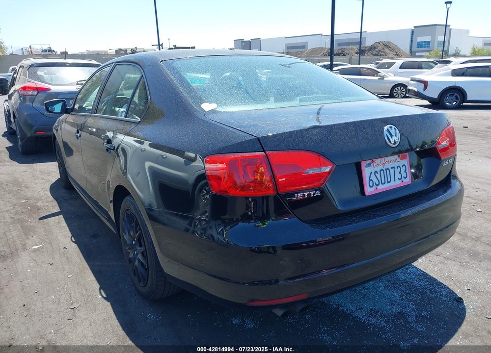 2011 VOLKSWAGEN JETTA VIN: 3VWDZ7AJ3BM113364