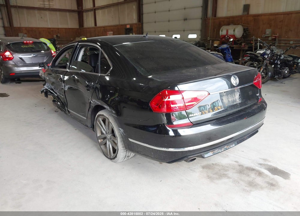 2016 VOLKSWAGEN PASSAT VIN: 1VWAT7A30GC068558