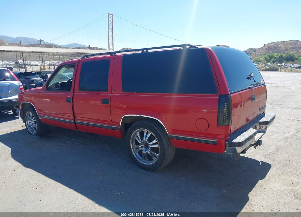 1996 CHEVROLET SUBURBAN C1500 VIN: 3GNEC16R7TG126677