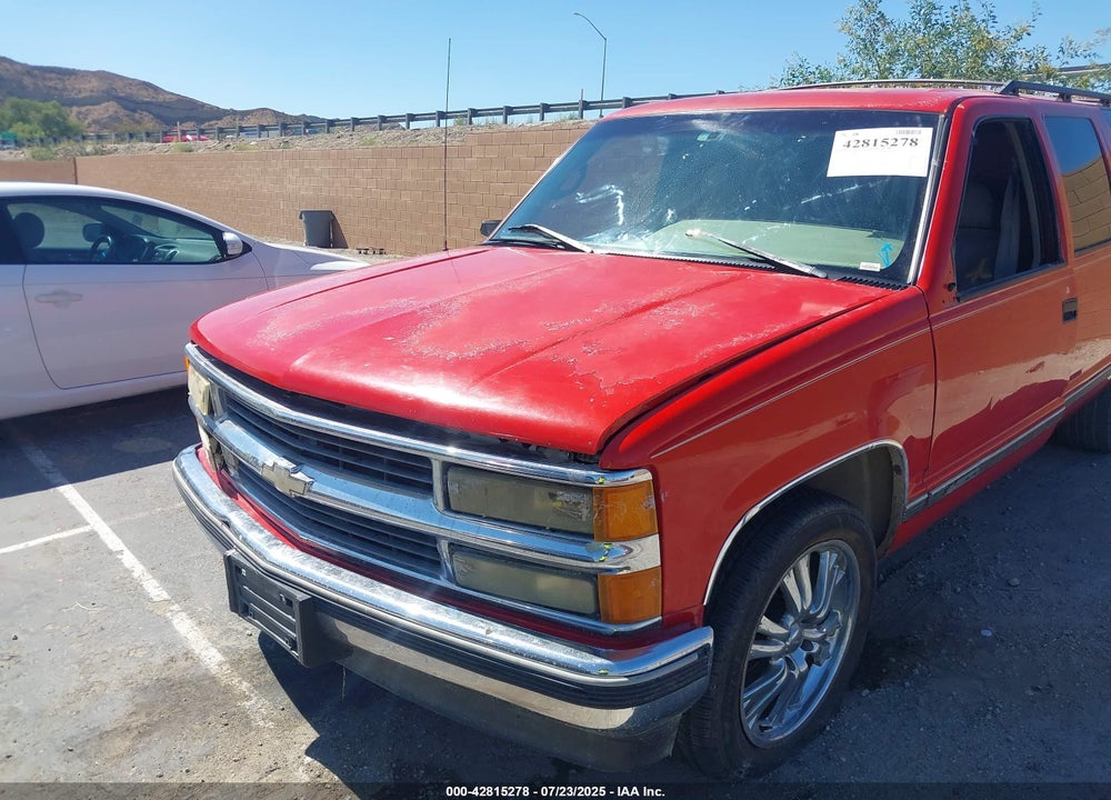 1996 CHEVROLET SUBURBAN C1500 VIN: 3GNEC16R7TG126677