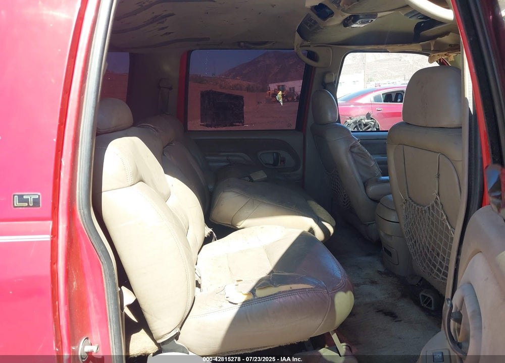 1996 CHEVROLET SUBURBAN C1500 VIN: 3GNEC16R7TG126677