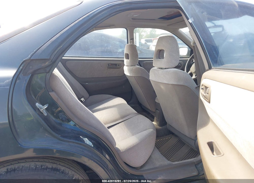 1994 ACURA INTEGRA GSR VIN: JH4DB8586RS002747
