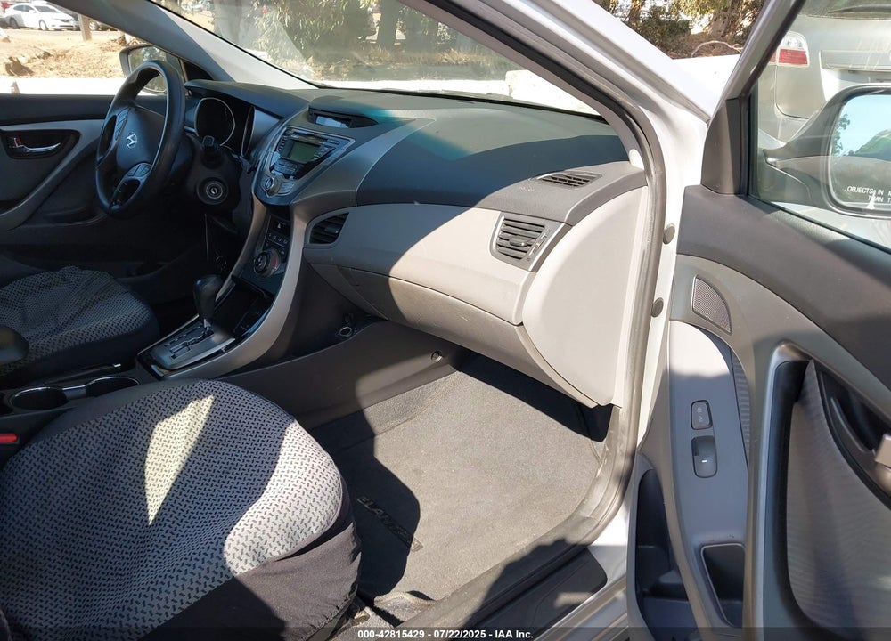 2013 HYUNDAI ELANTRA VIN: KMHDH4AE6DU606649