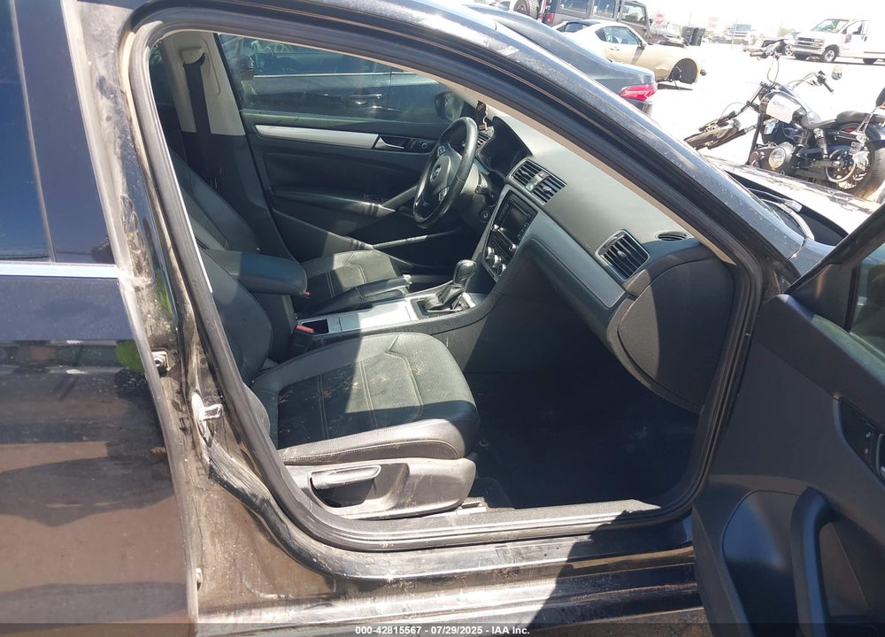 2012 VOLKSWAGEN PASSAT VIN: 1VWBP7A37CC093928