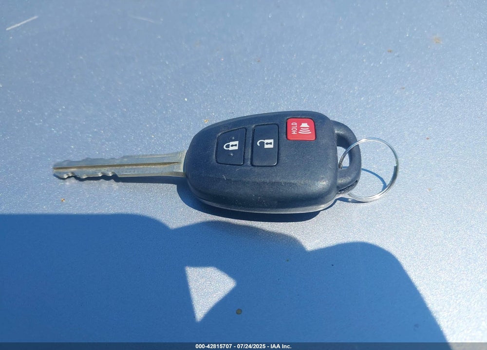 2018 TOYOTA RAV4 VIN: 2T3ZFREV4JW424695