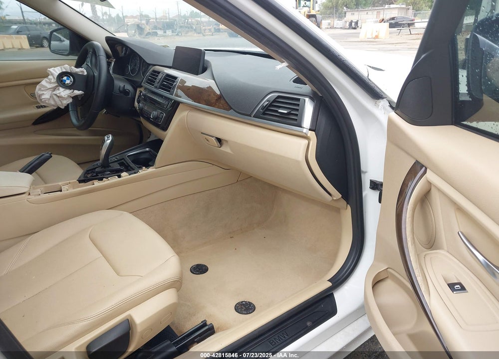 2016 BMW 3 SERIES VIN: WBA8A9C55GK618230