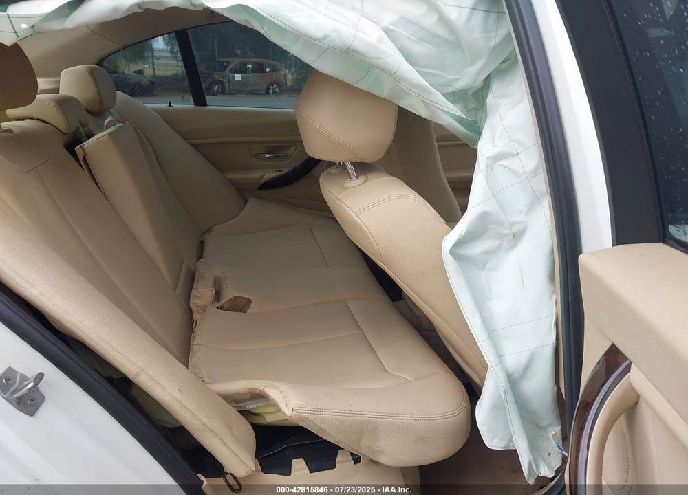 2016 BMW 3 SERIES VIN: WBA8A9C55GK618230