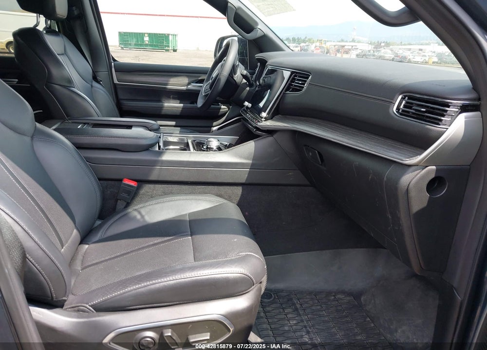 2024 JEEP WAGONEER L VIN: 1C4SJSBP5RS175261