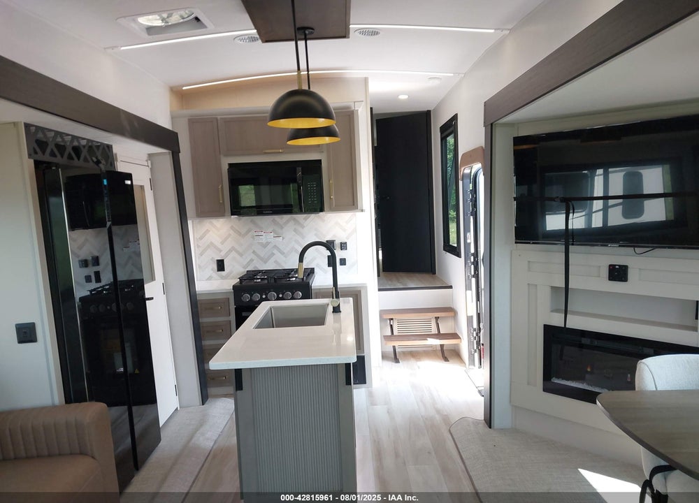 2025 FOREST RIVER WBF286RL VIN: 4X4FWBE29TV710840