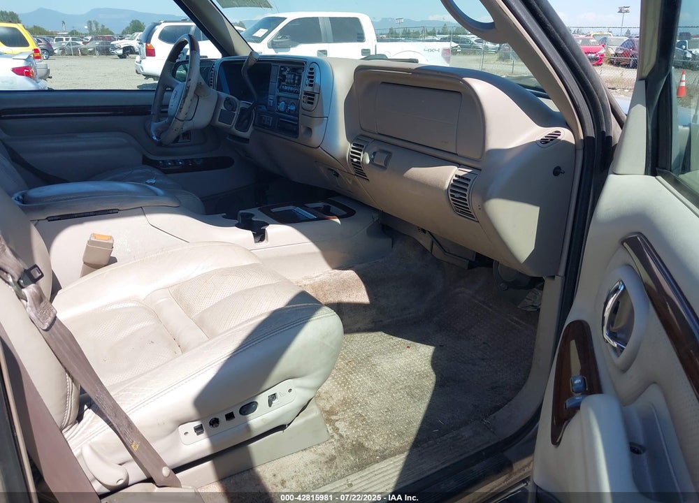 2000 CADILLAC ESCALADE STANDARD VIN: 1GYEK63R1YR203395