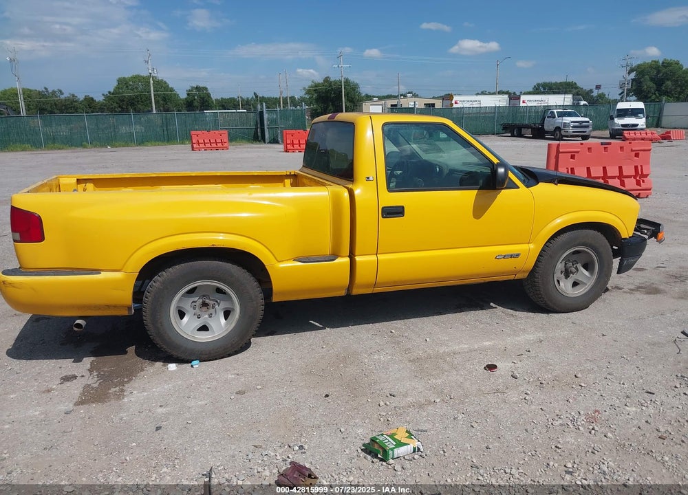 2003 CHEVROLET S-10 VIN: 1GCCS14H138139069