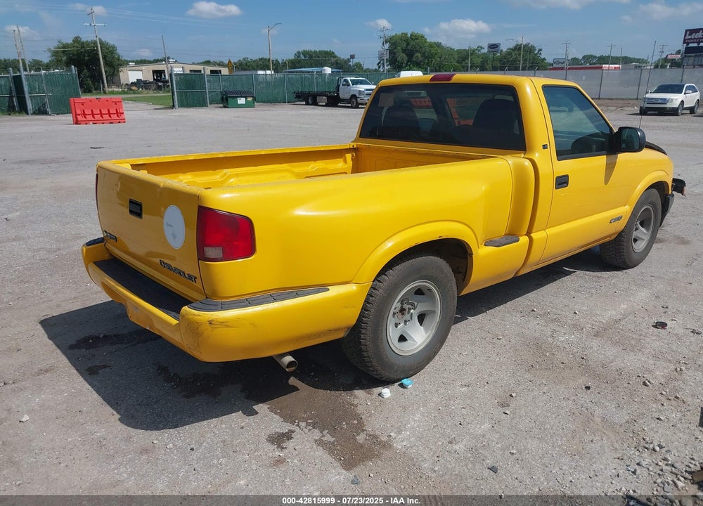 2003 CHEVROLET S-10 VIN: 1GCCS14H138139069