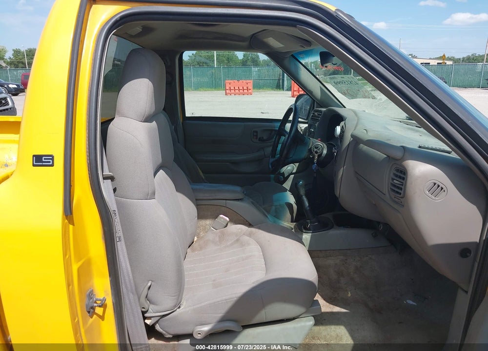 2003 CHEVROLET S-10 VIN: 1GCCS14H138139069