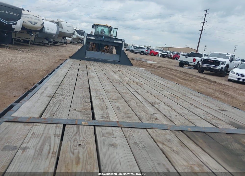 2024 HD TRAILER COMPANY 40' GOOSENECK TRAILER VIN: 7LKH3AP27RP001261