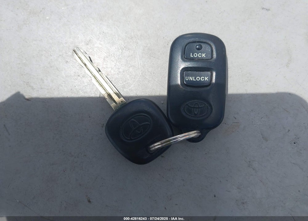 2005 TOYOTA COROLLA LE VIN: 1NXBR30EX5Z395800
