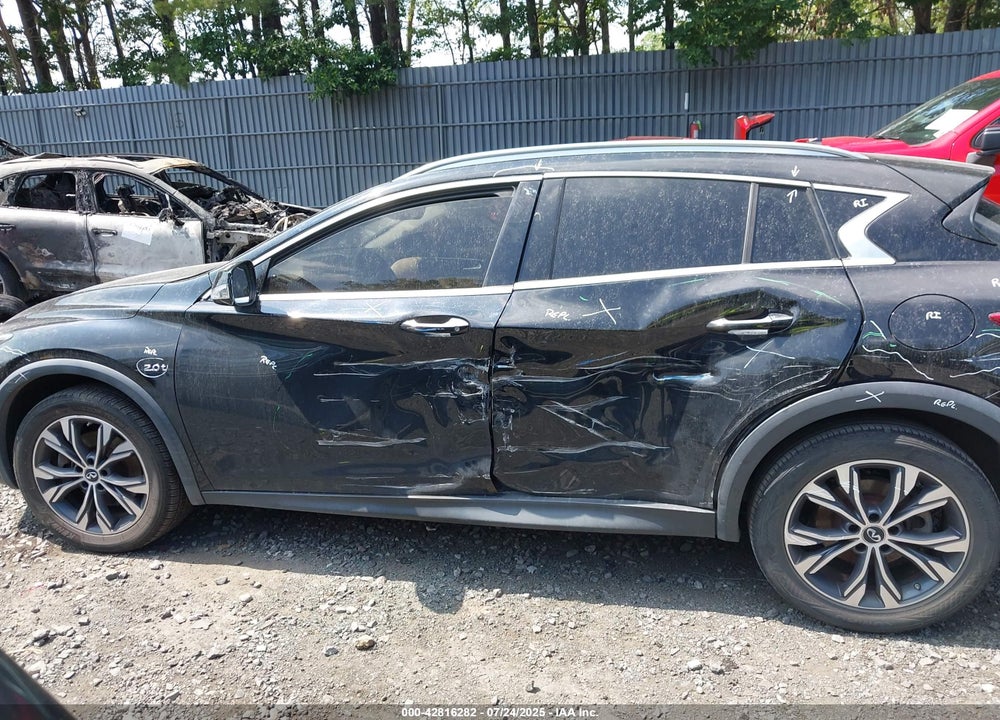 2018 INFINITI QX30 VIN: SJKCH5CR3JA045357