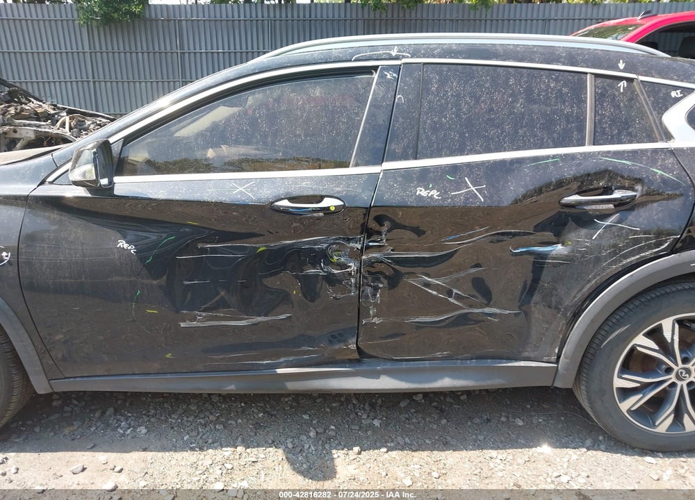 2018 INFINITI QX30 VIN: SJKCH5CR3JA045357