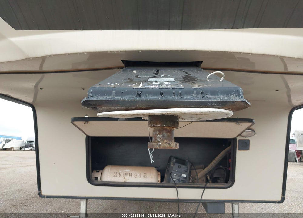 2016 PRIME TIME CRUSADER 35' 5TH WHEEL VIN: 5ZT3CSVB9GG119403