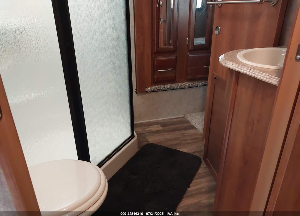 2016 PRIME TIME CRUSADER 35' 5TH WHEEL VIN: 5ZT3CSVB9GG119403