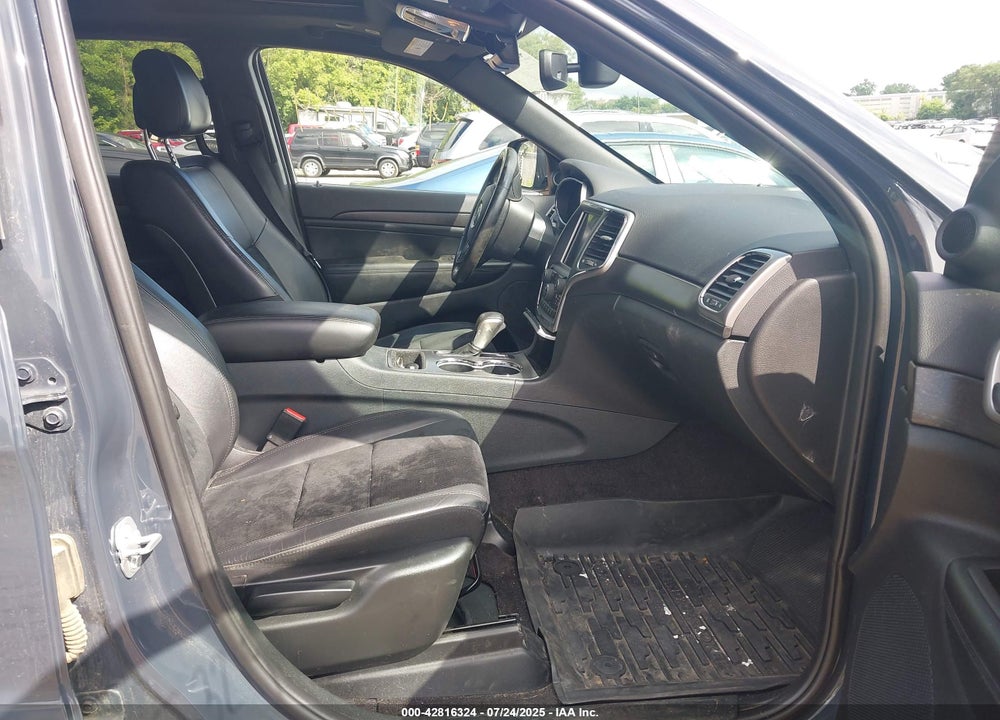 2018 JEEP GRAND CHEROKEE VIN: 1C4RJFAG6JC390055