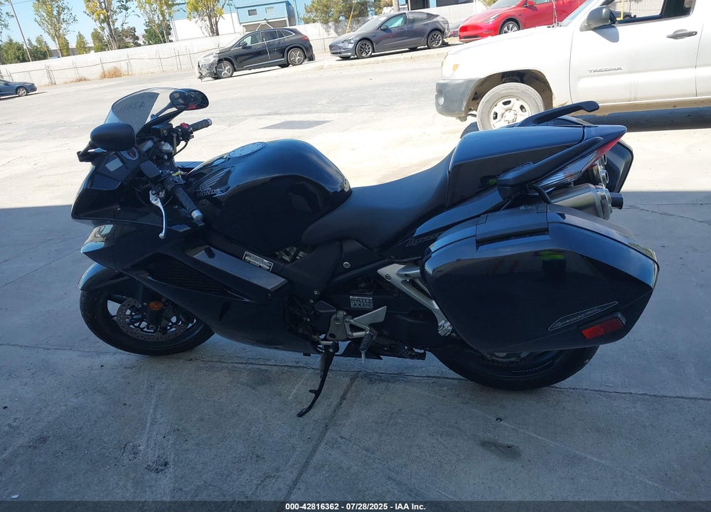 2009 HONDA VFR800 VIN: JH2RC46E29K100022