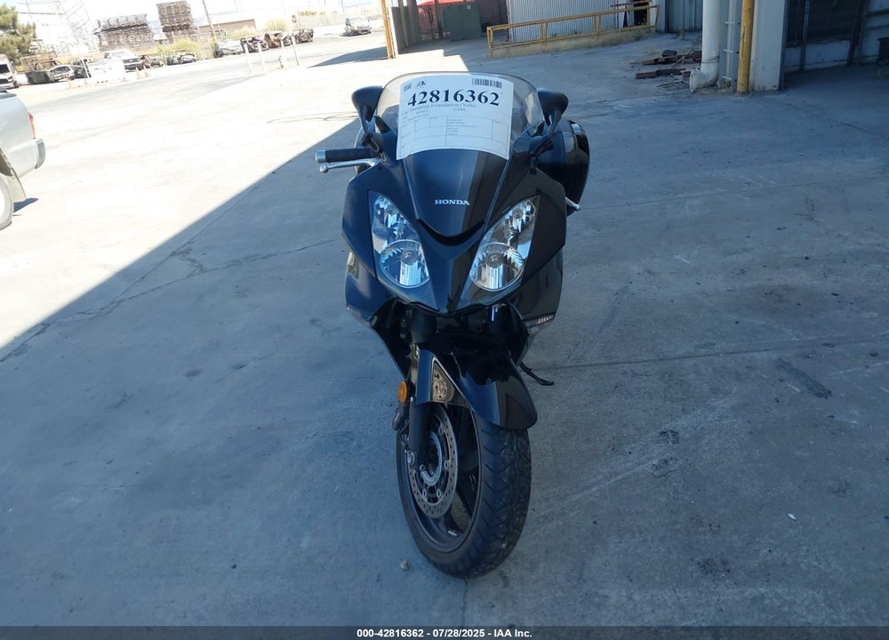2009 HONDA VFR800 VIN: JH2RC46E29K100022