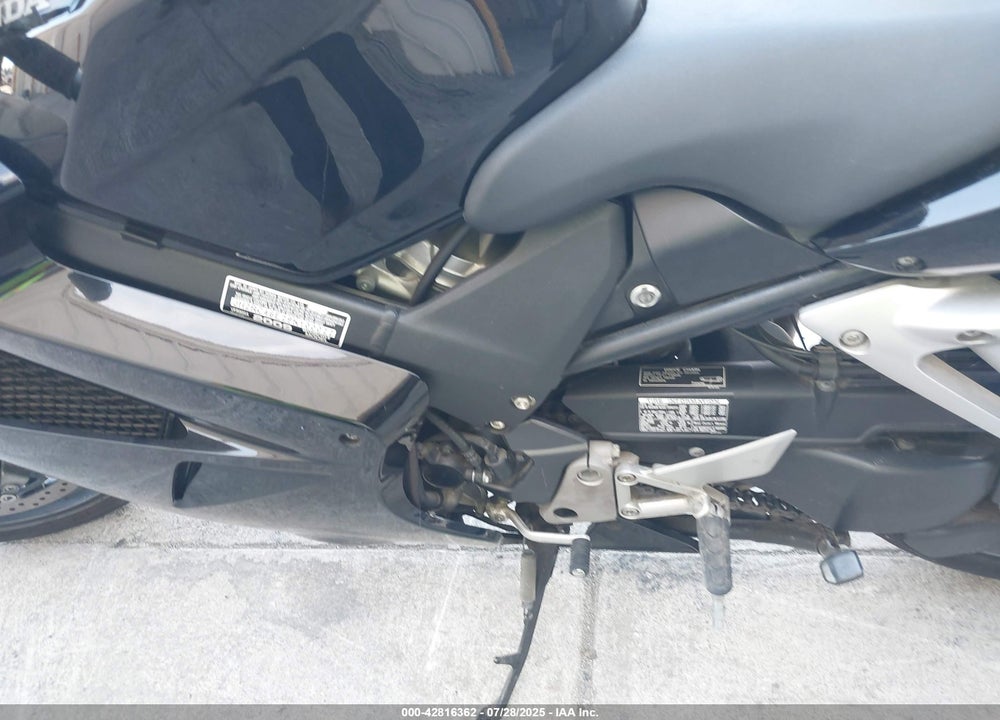 2009 HONDA VFR800 VIN: JH2RC46E29K100022