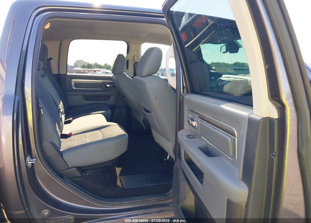2015 RAM 2500 VIN: 3C6UR5JL8FG611211