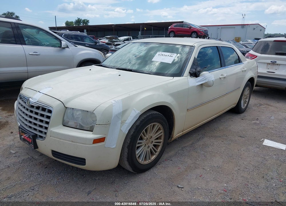 2008 CHRYSLER 300 VIN: 2C3LA43R08H192737