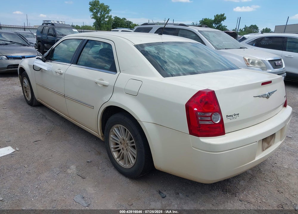 2008 CHRYSLER 300 VIN: 2C3LA43R08H192737