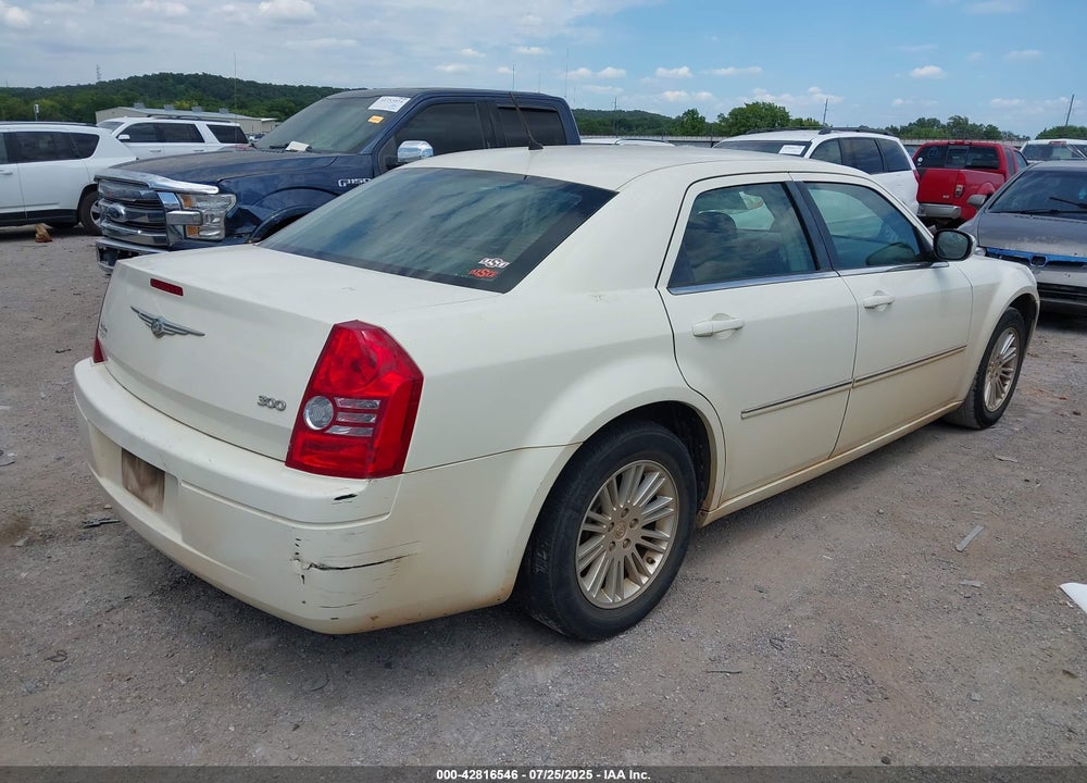 2008 CHRYSLER 300 VIN: 2C3LA43R08H192737