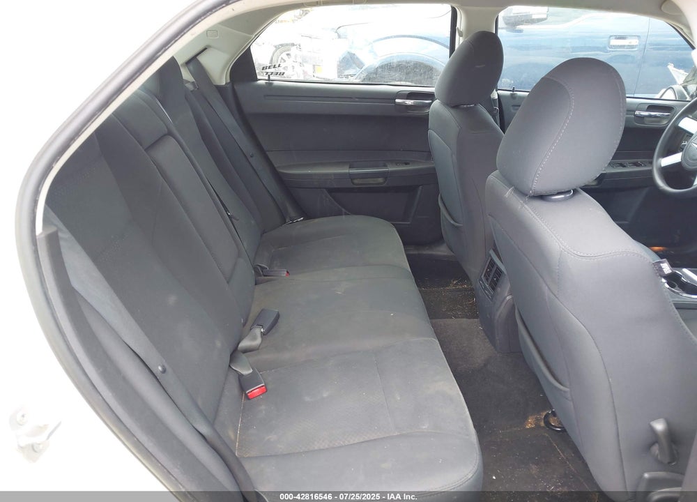 2008 CHRYSLER 300 VIN: 2C3LA43R08H192737