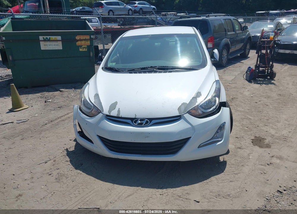 2016 HYUNDAI ELANTRA VIN: 5NPDH4AE4GH796695