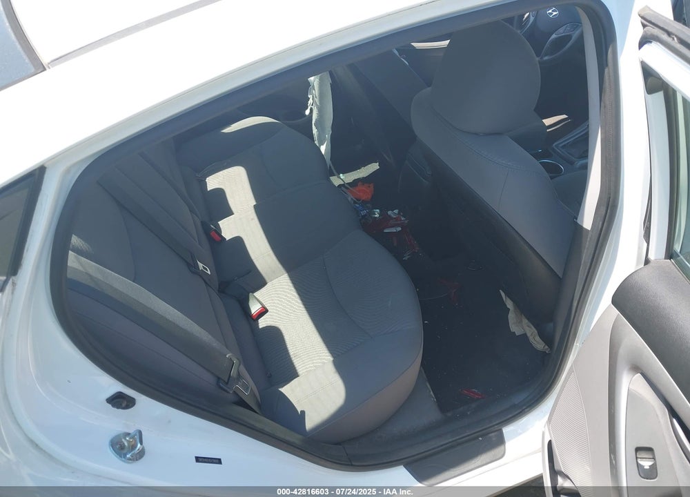 2016 HYUNDAI ELANTRA VIN: 5NPDH4AE4GH796695