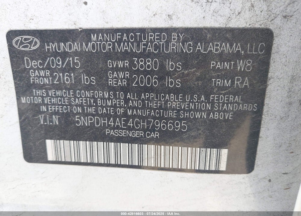 2016 HYUNDAI ELANTRA VIN: 5NPDH4AE4GH796695