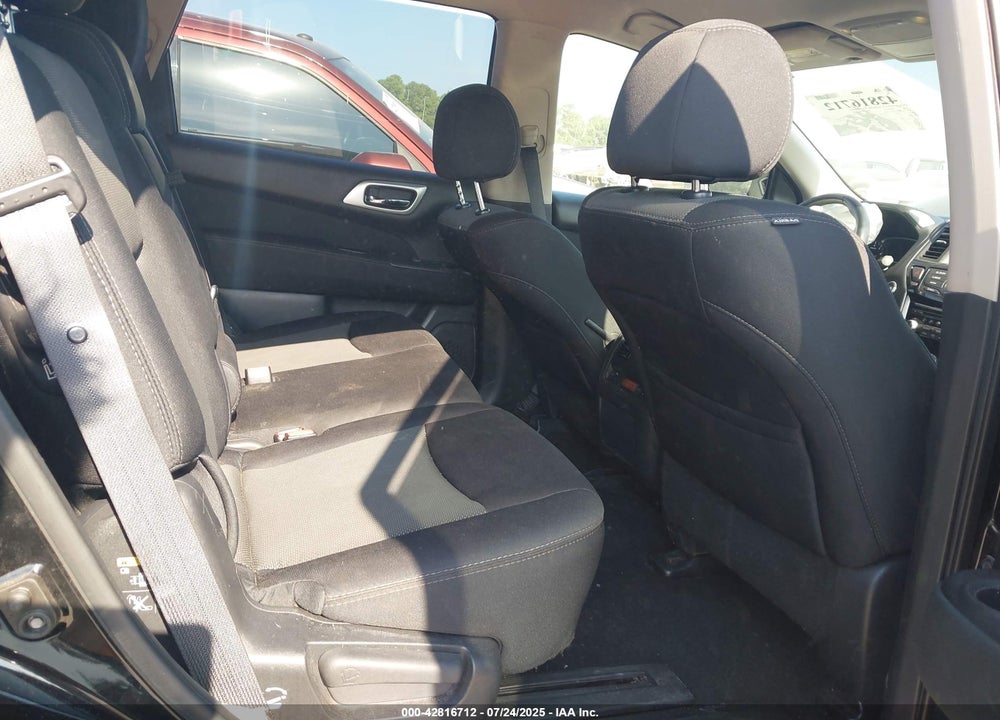 2017 NISSAN PATHFINDER VIN: 5N1DR2MN0HC914036