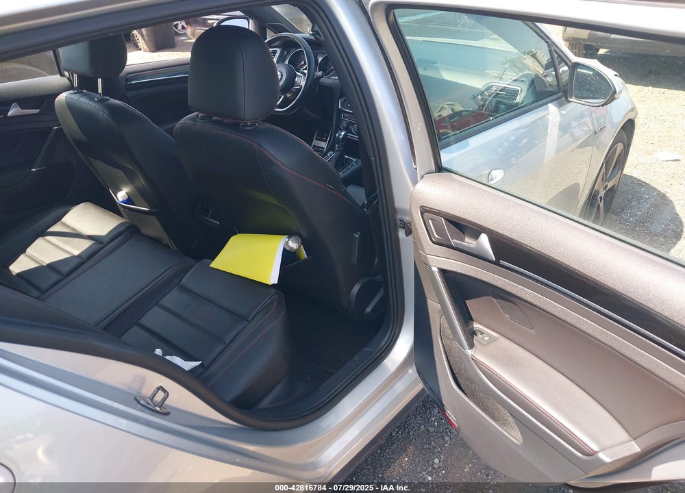 2016 VOLKSWAGEN GOLF VIN: 3VW447AU2GM019766